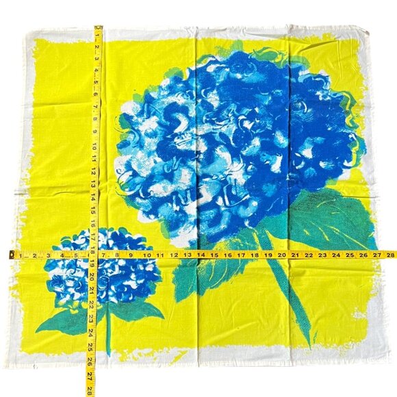 LUSH Limited Edition "Hydrangea" 100% Organic Cotton Knot Wrap, 26" x 27" - Picture 2 of 7